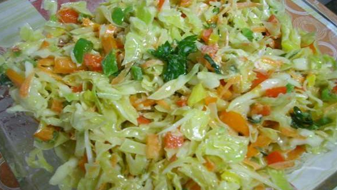 Zeleninový šalát s vynikajúcou chuťou, ktorý je plný vitamínov! Prospieva Vášmu zdraviu!